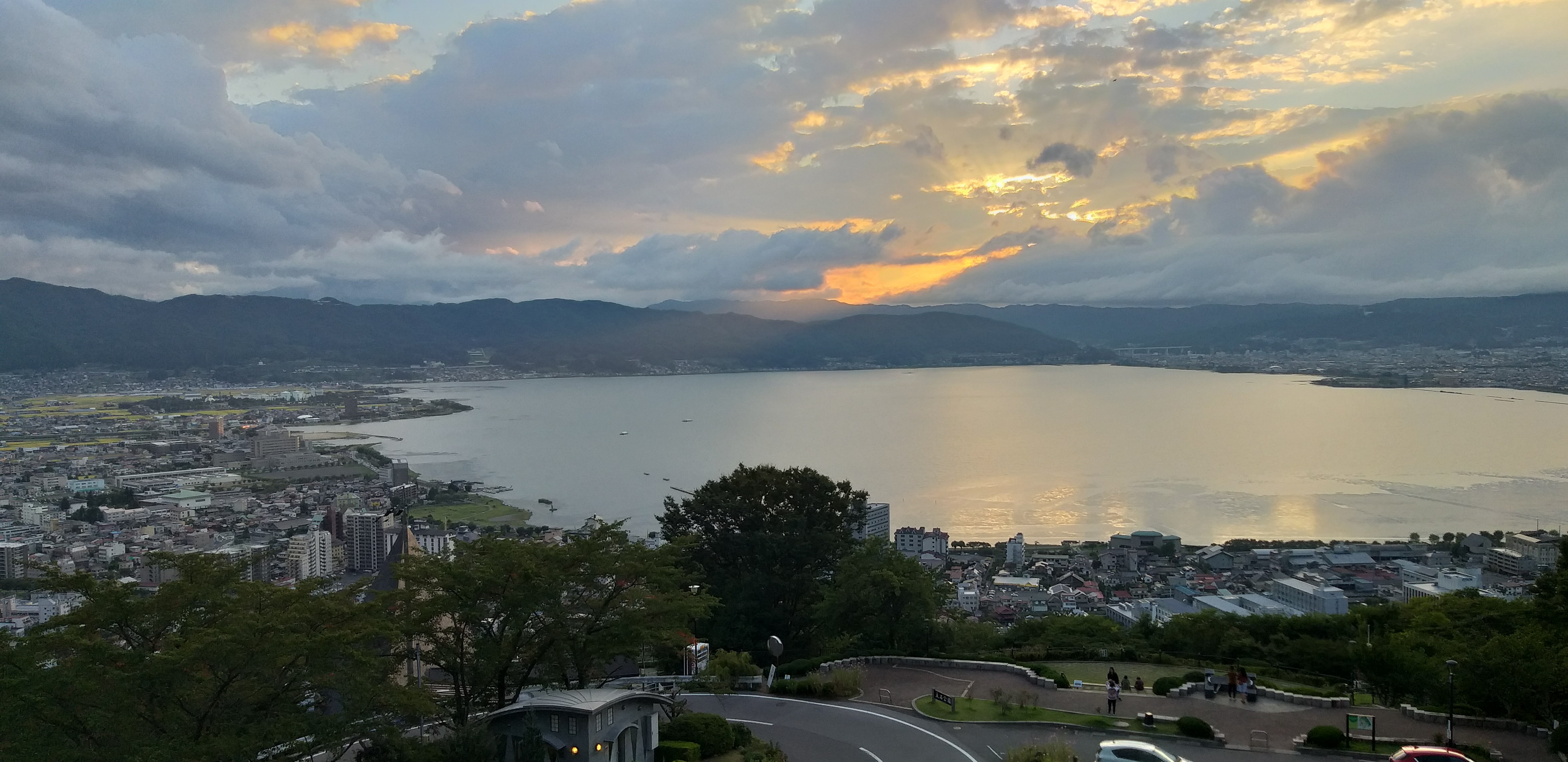 노을이 지는 스와호