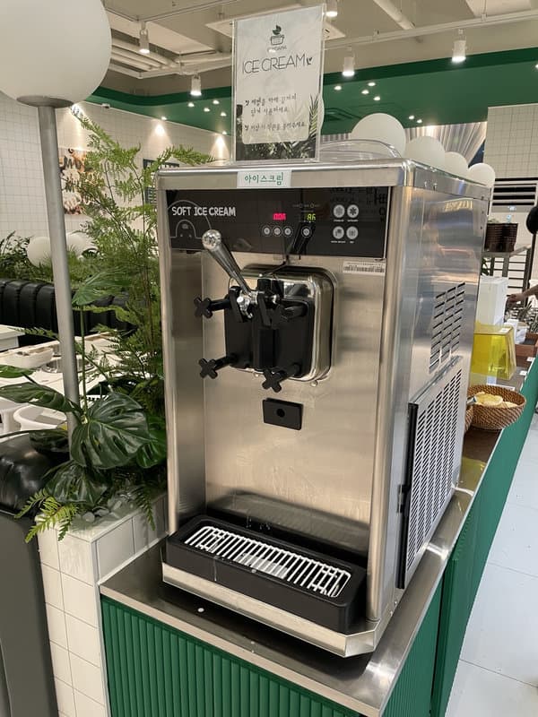 봄담아 샤브샤브 동탄목동점 - 아이스크림 기계