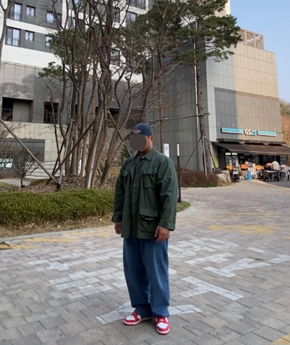 데일리룩('26. 3. 27.)브이투 스톤워싱 빈티지 볼캡, 칼하트 포켓티 K87, 로스코 립스탑 정글 퍼티그재킷, 에러스익셉티드 플리츠 데님팬츠, 나이키 덩크 로우 유니버시티레드