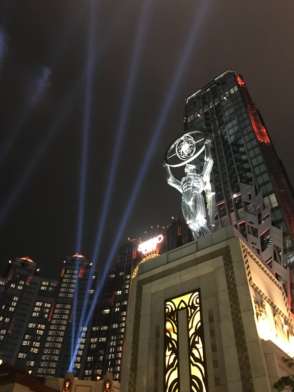 Studio City Macao 내 Golden Reel 로비 야경