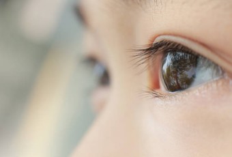 눈꺼풀이 떨리는 증상