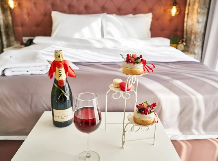 호텔 예약 어플 추천｜가성비 숙소 찾는 앱 완벽 비교 2025