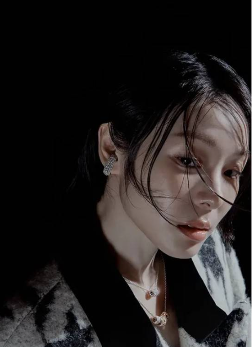 김연아 단발 엘르 화보로 다시 증명한 반전 매력