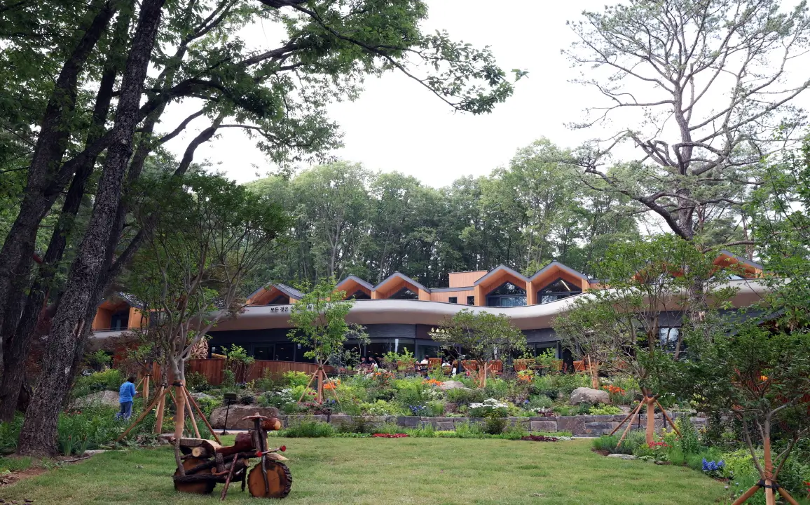 surak_garden