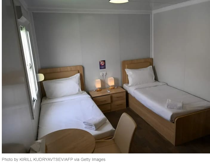 사막 한복판 1박 27만원 짜리 컨테이너 숙소 Qatar issues