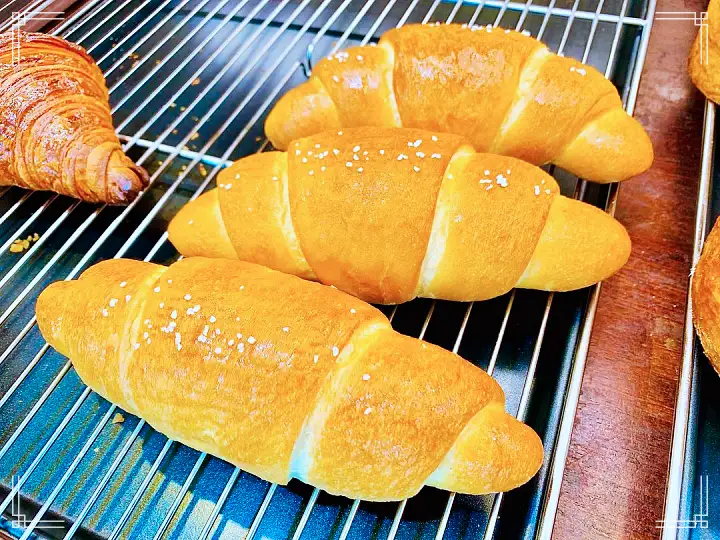 생활의달인 소금빵 달인 맛있는 영국 왕실 소금과 와인 제빵 베이커리 카페 은둔식달 오늘 방송 맛집 정보