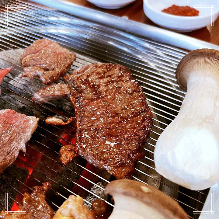 나혼자산다 나혼산 전현무 한우 숯불구이 전현무 식육식당 고기집 소고기 전문점 맛있는 정육점 식당 가게 평창 맛집 가격 위치 어디