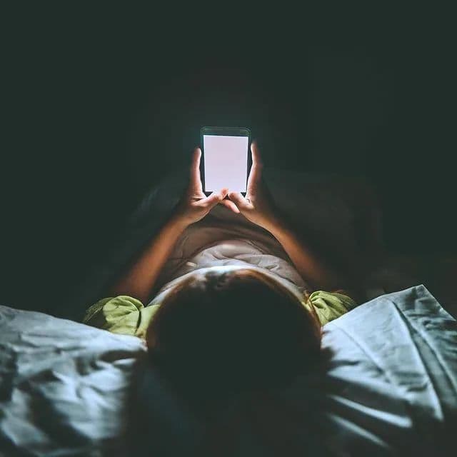 노인을 위한 디지털 디톡스: 인지 기능 회복 효과