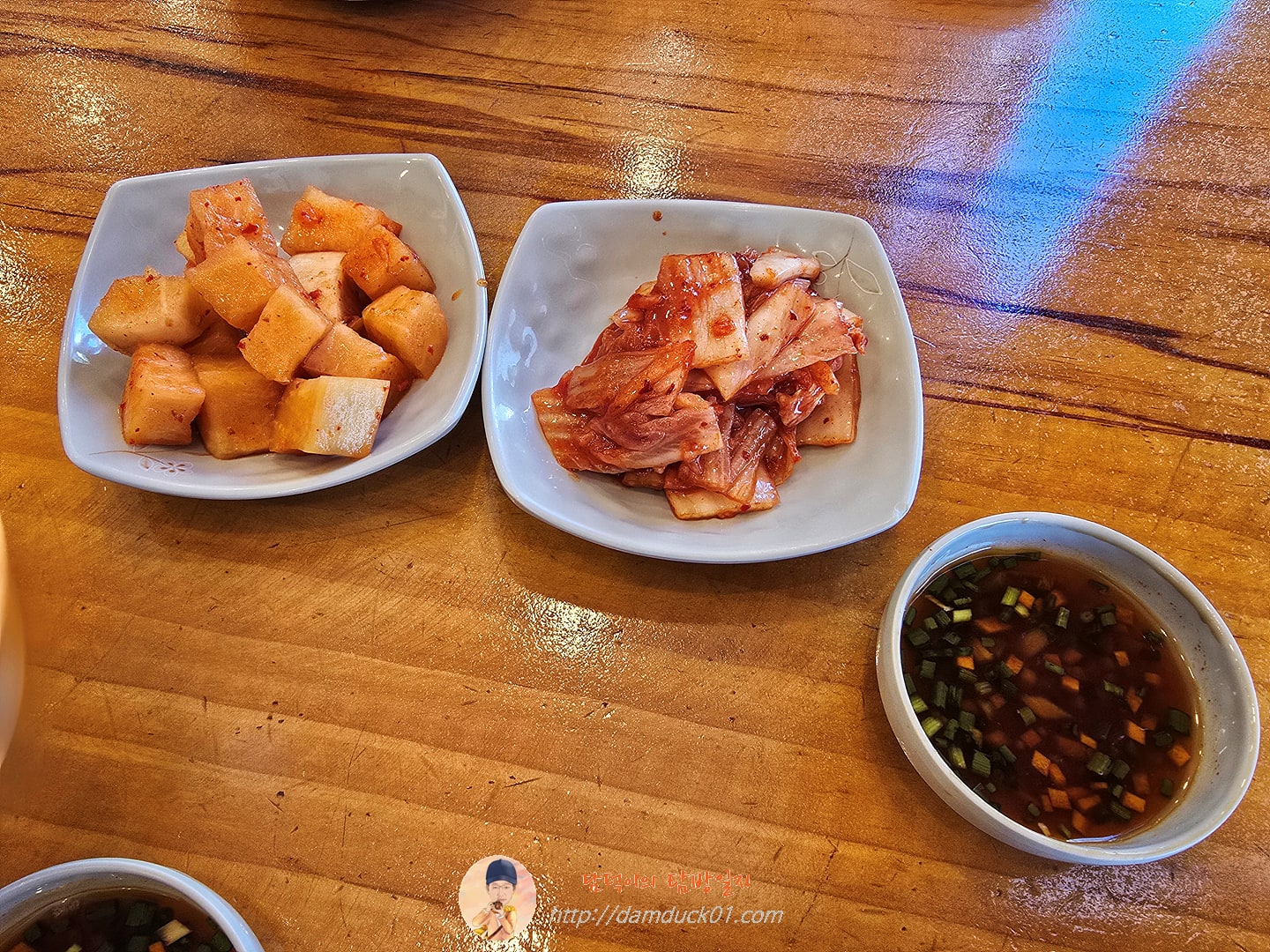장비빔국수와 굴국밥보쌈 반찬