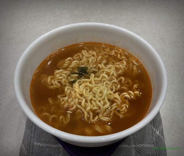 이마트24 i'm e의 민생라면(얼큰한 맛) 팔도 2022년 11월~2023년 2월 조리 후