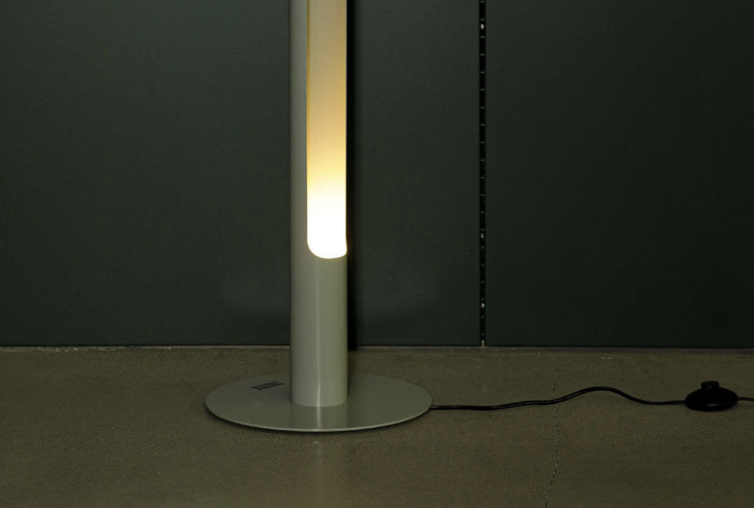 기다란 스탠드 조명 2