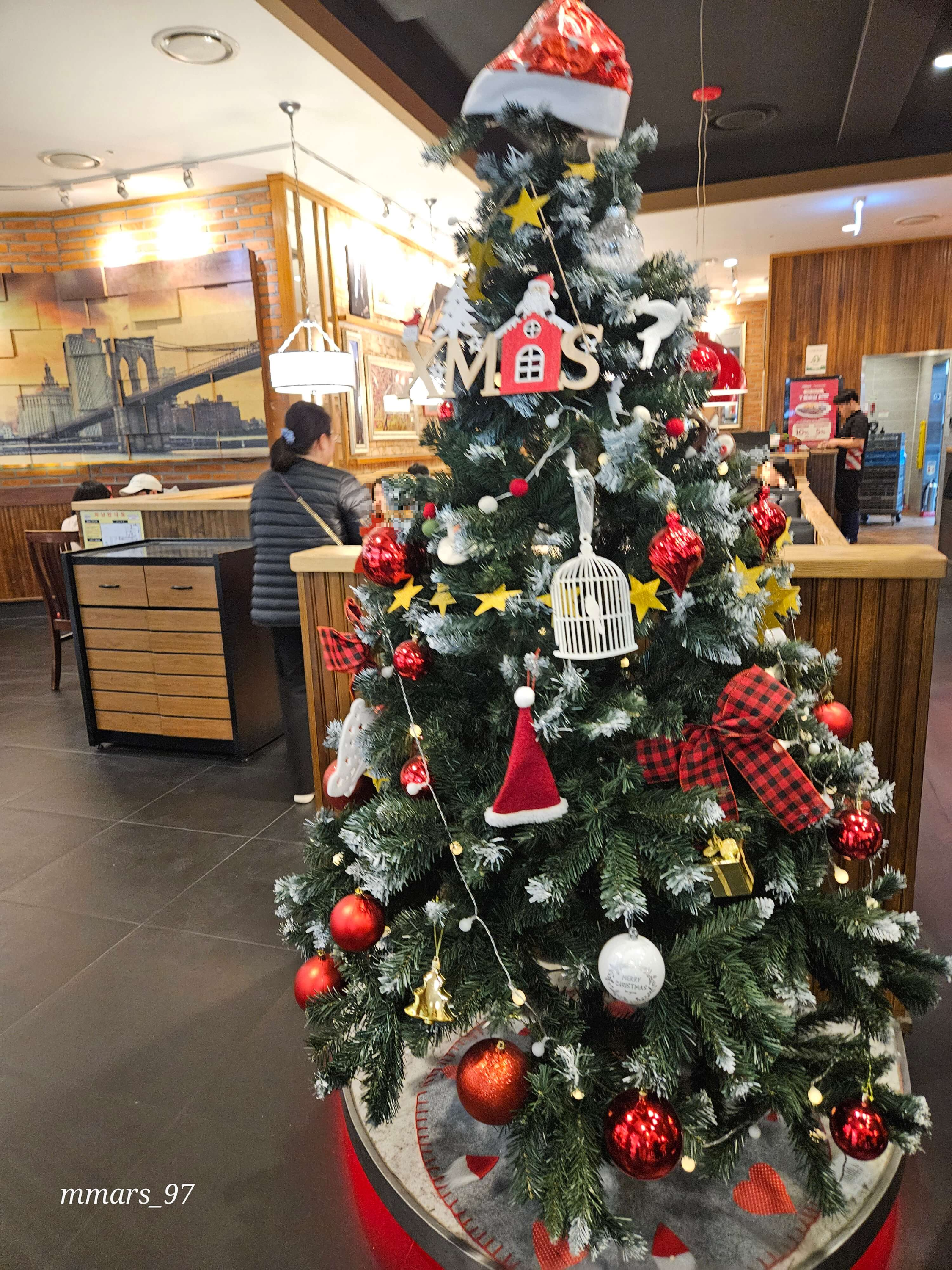 수원 롯데몰 프라이데이