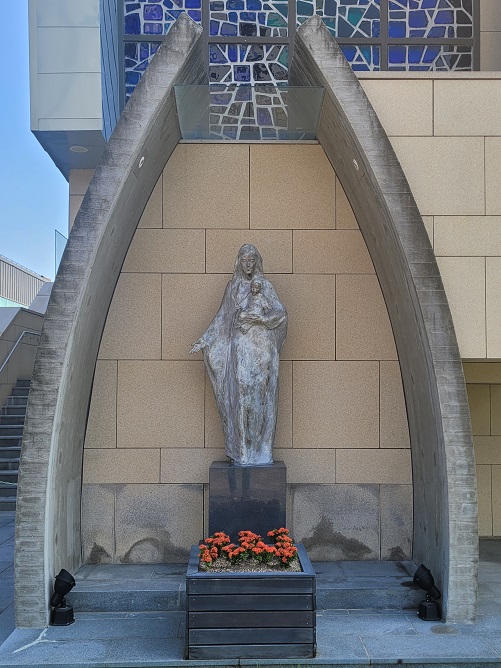 대전 관평동성당 성모자상