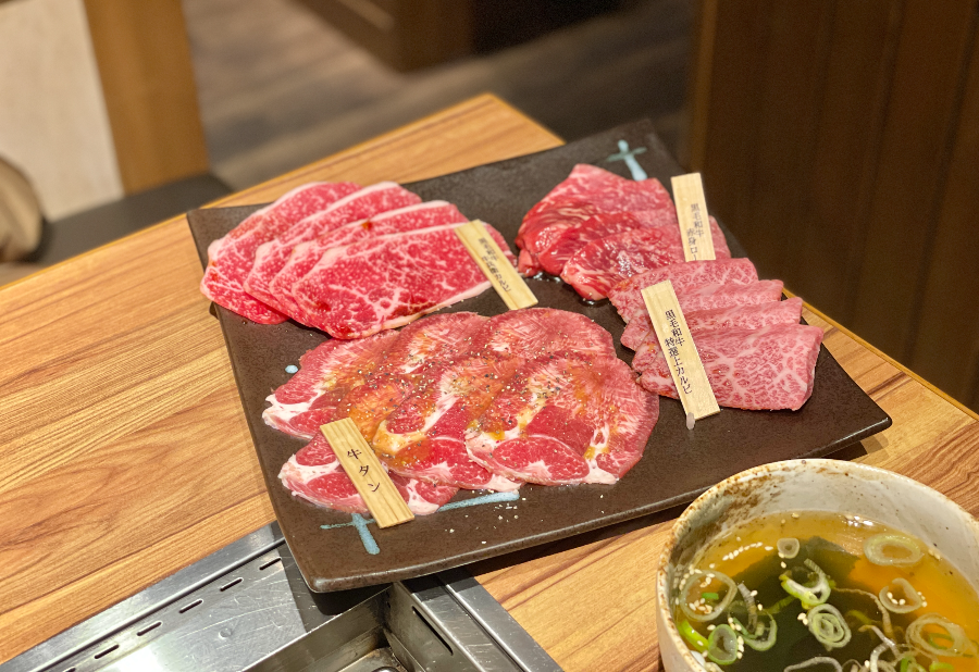 일본에서 혼밥 가능한 야키니쿠집 고기 사진