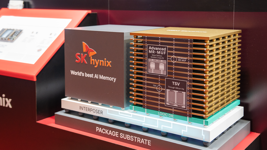 SK 하이닉스가 2025년 4월 &lsquo; TSMC 2025 테크놀로지 심포지엄&rsquo;에서 선보인 HBM 4.
