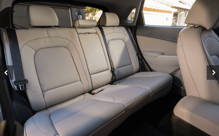 2023-현대-코나-뒷좌석