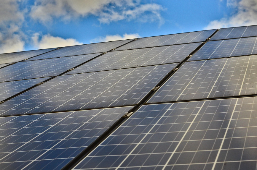 에너지의 두 얼굴: 우리가 선택한 길이 지구를 어디로 이끄는가