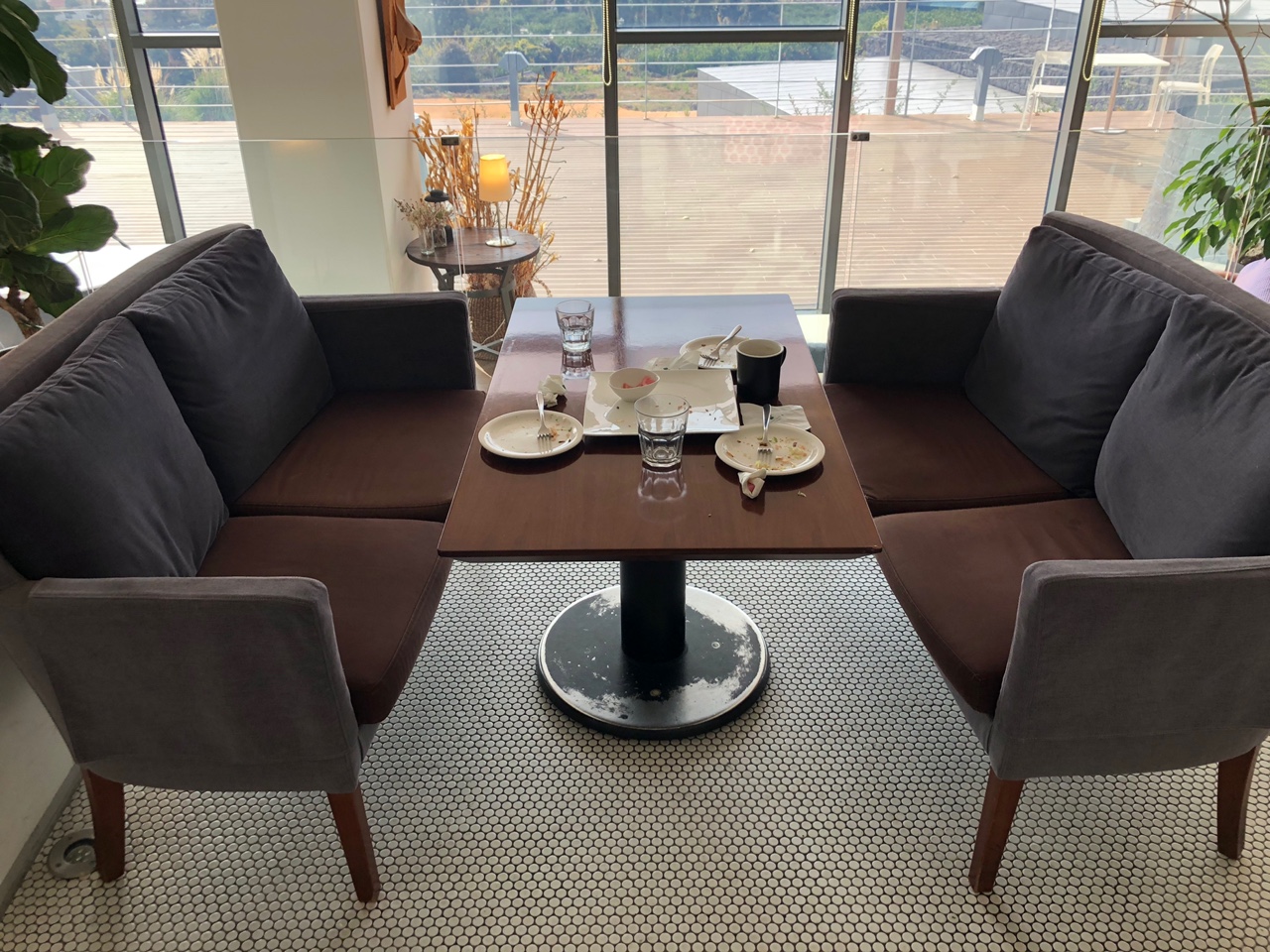 제주봄-카페-식사공간