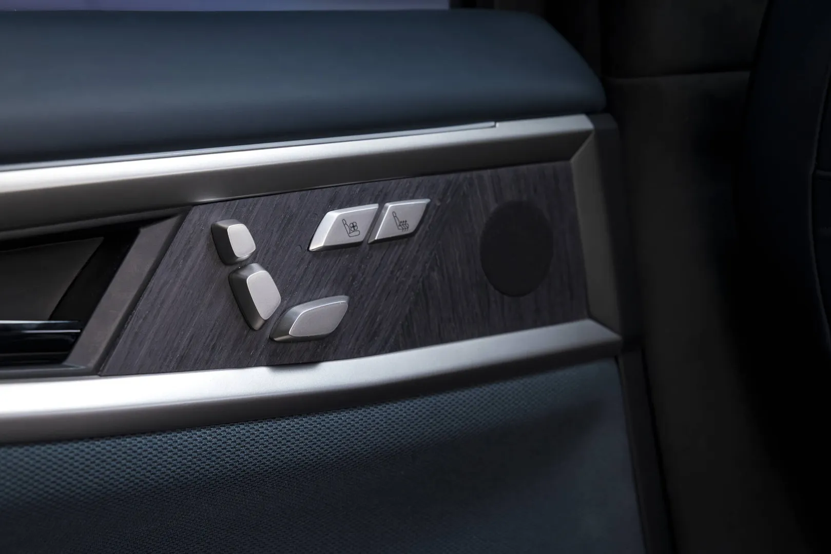 르노 라팔 프레지덴셜 차량 이미지