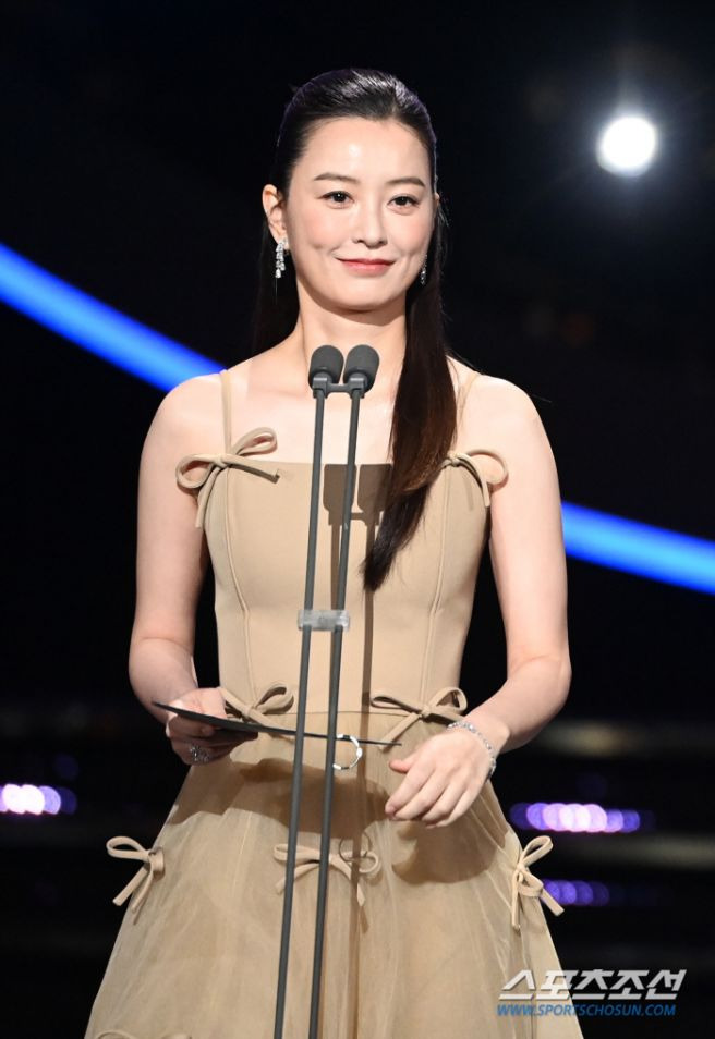 배우 정유미 나이 프로필 학력 고향 작품: 2026 꽃보다 청춘 정유미의 모든 것