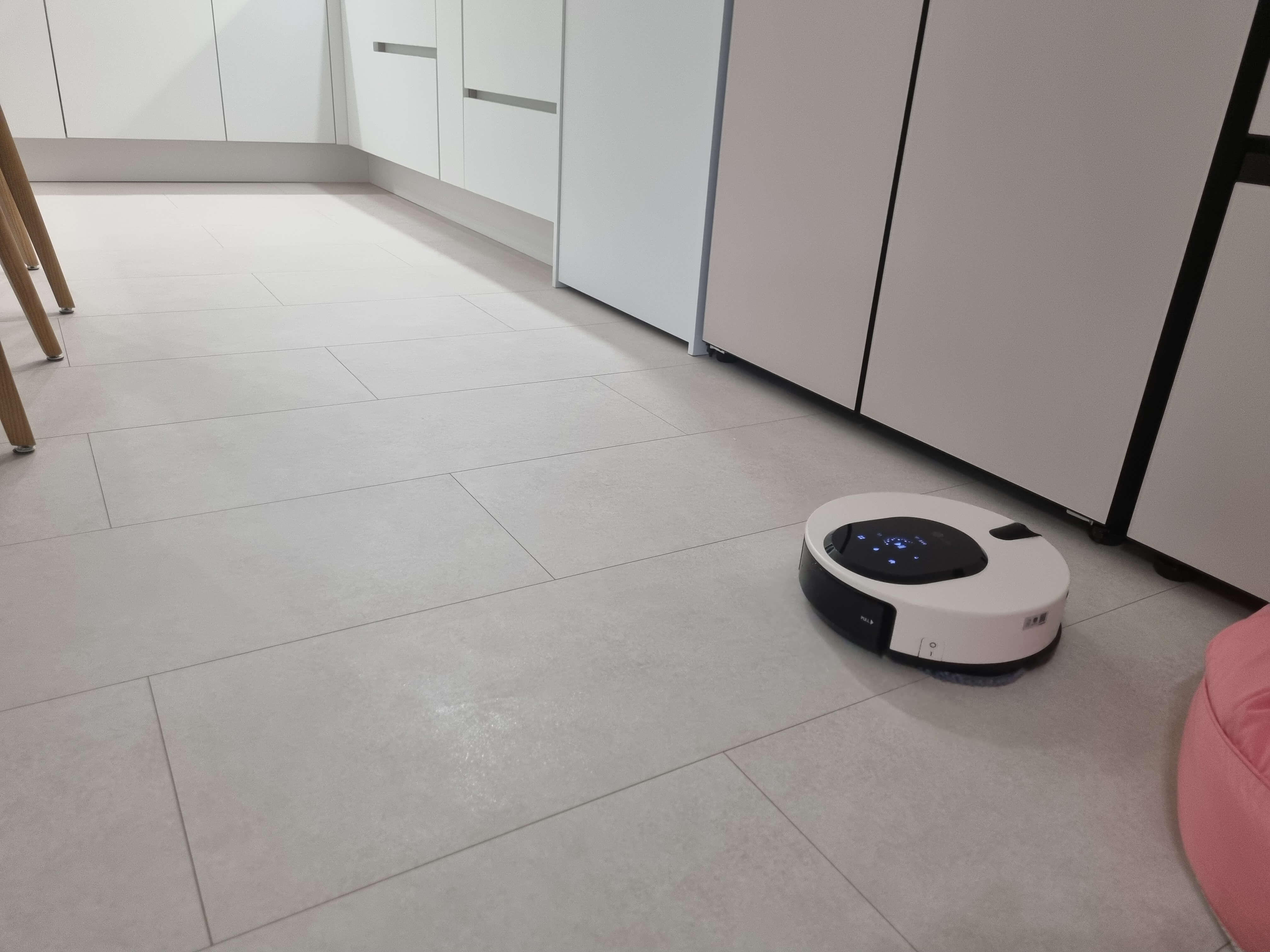 조용한 로봇청소기