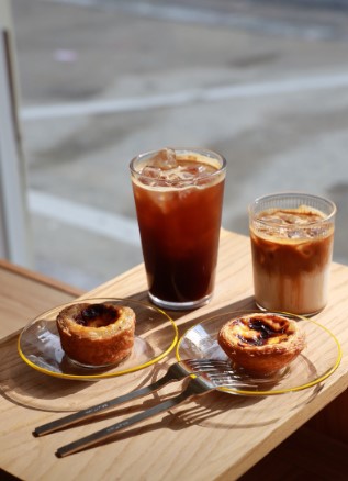 커피2잔-에그타르트