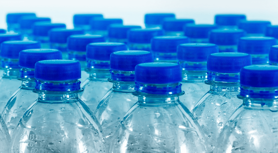 커피 얼룩 지우는 법으로 활용 가능한 탄산수