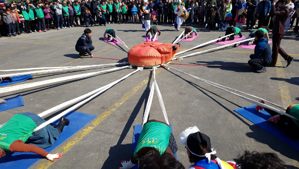 울진대게 축제 체험 프로그램 행사 큰줄당기기