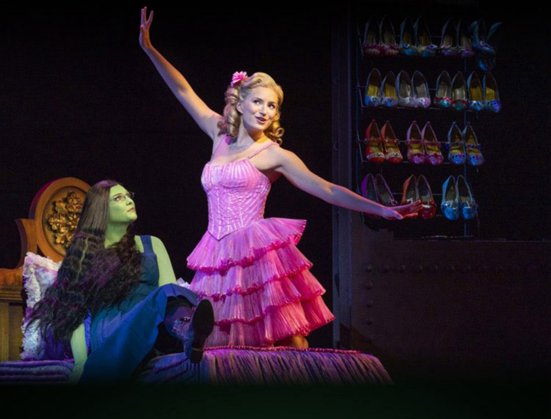 위키드 무대 사진