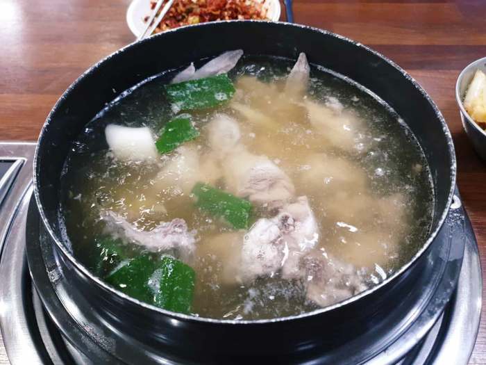 식객 허영만 백반기행 지수원 편 닭탕 닭한마리 닭칼국수 닭볶음탕 시흥 맛집 소개