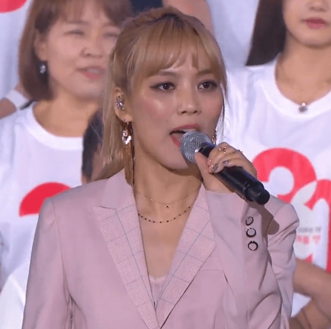 소향, 김경호(코리아나) 손에 손 잡고