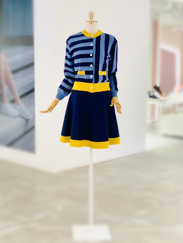 샤틴 블루 언발스트라이프 투피스 S224S9955