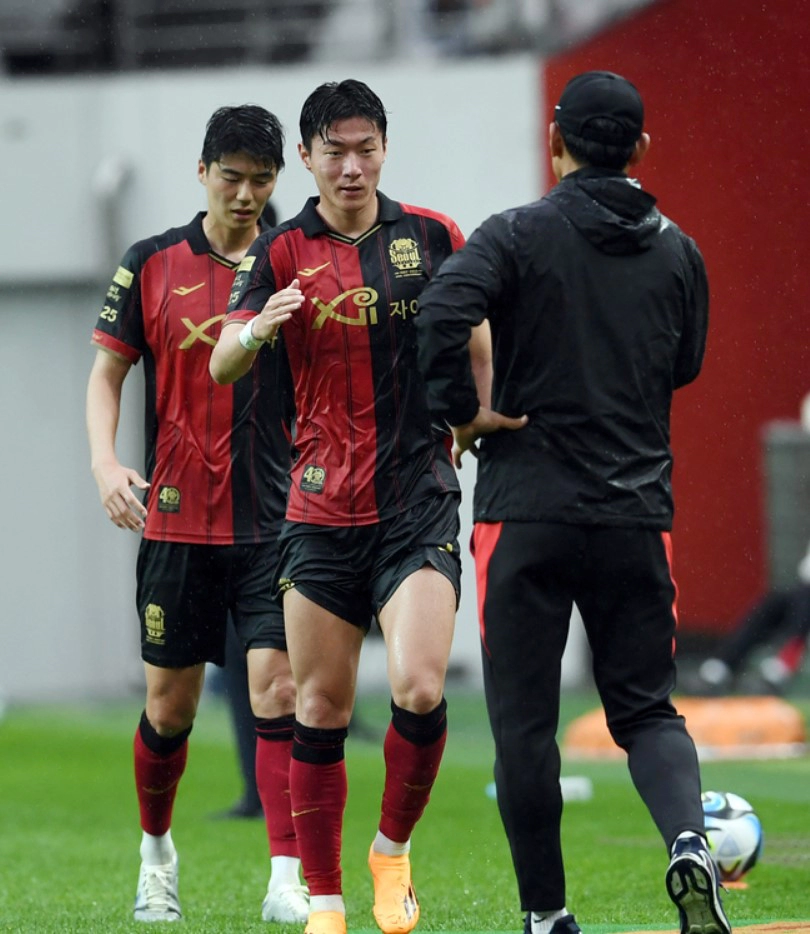 황의조 노팅엄 소속팀 복귀 불투명 상황