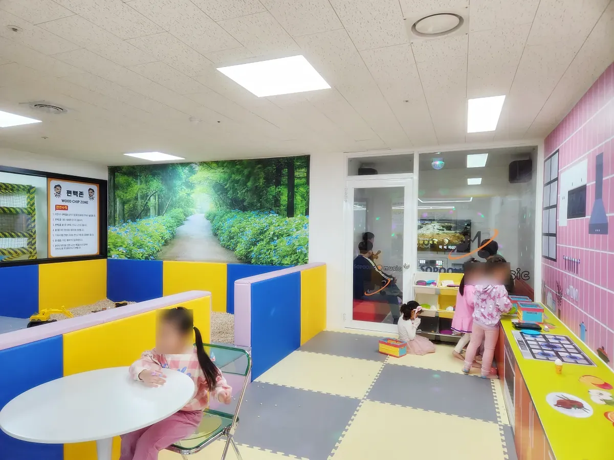 키즈카페-지하1층-주방놀-노래방