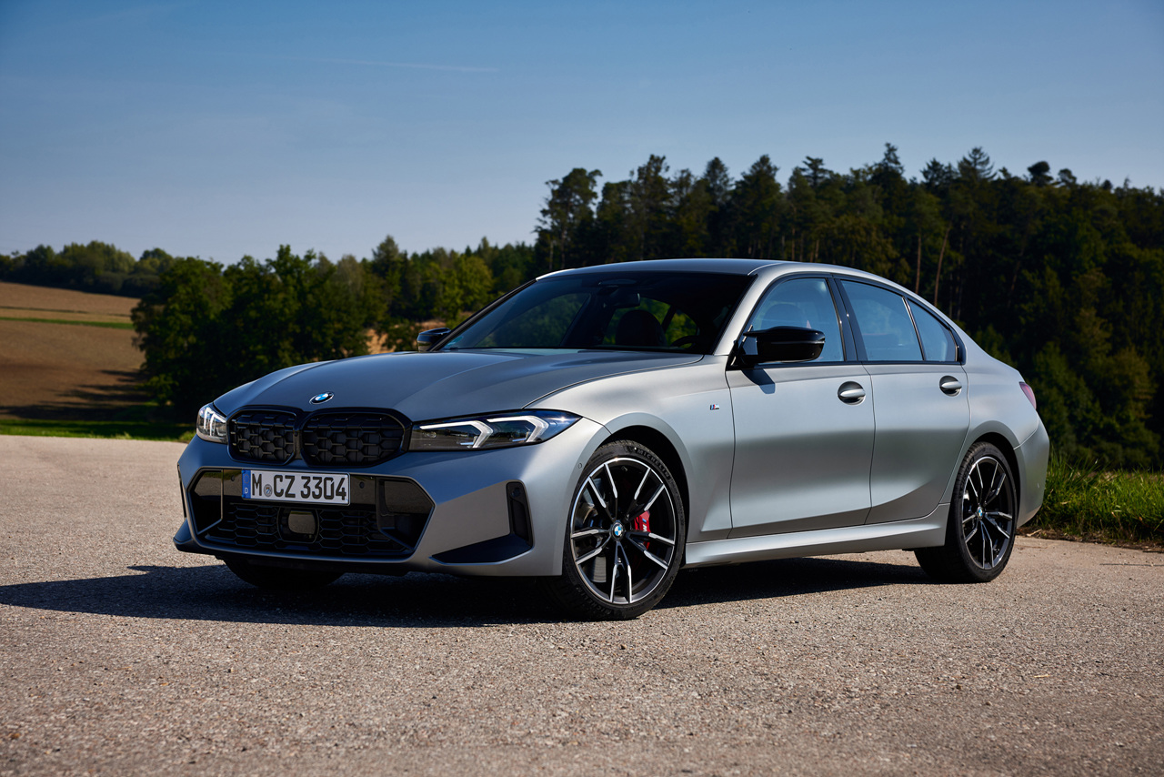2023년형 BMW 320I 전측면 외관 사진