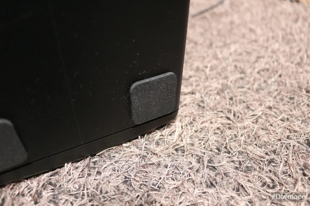 PreSonus ERIS E3.5 BT에 동봉된 하단 스펀지