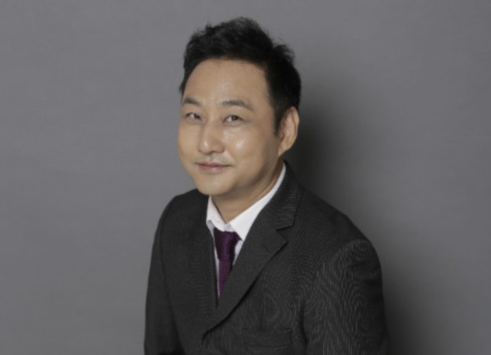 김수용 수트