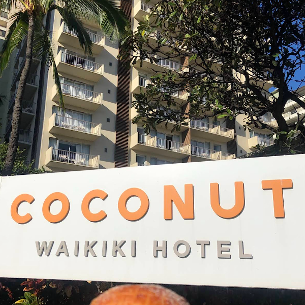 코코넛-와이키키-호텔-전경-사진