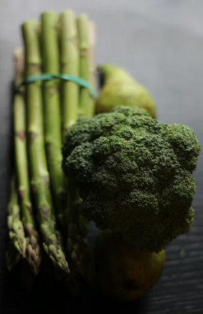 요산 수치 높다면 필독! 통풍 발작 예방을 위한 봄철 금기 음식과 안전한 대체 식단