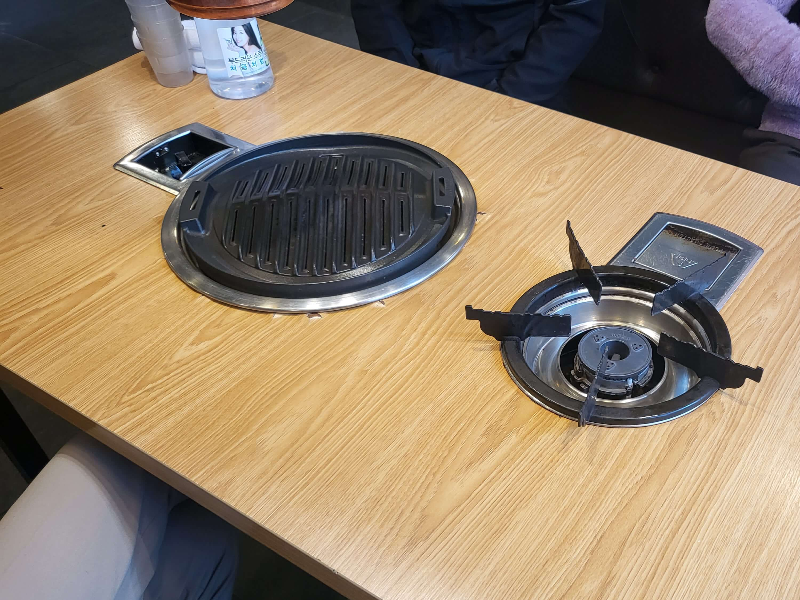 수원 권선구 명가일품화로구이 테이블