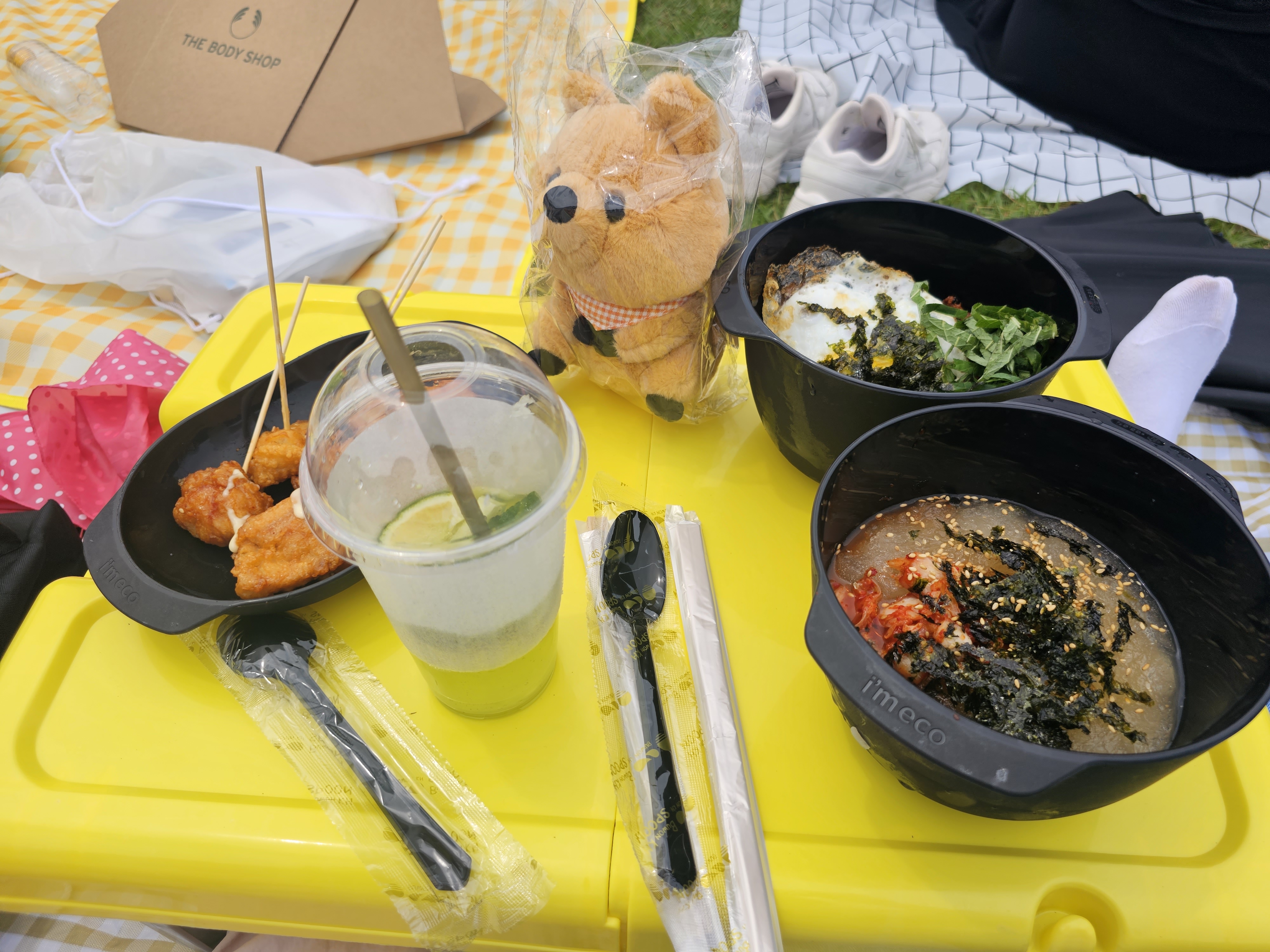 김치말이 국수&amp;#44; 제육 컵밥&amp;#44; 슈프림 닭강정 등