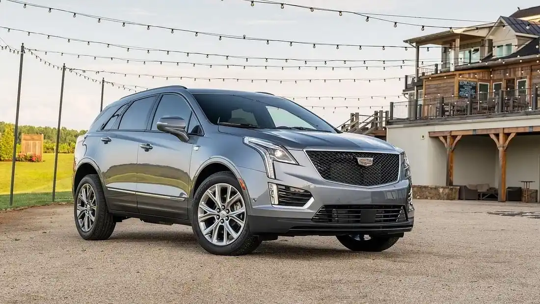 캐딜락 2022년형 XT5 가격 실구매가 모의견적 제원 옵션 카탈로그 외관 디자인 내부 색상 디자인 인테리어 편의사양 안전사양 총정리