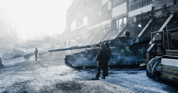 군인들과 탱크의 모습