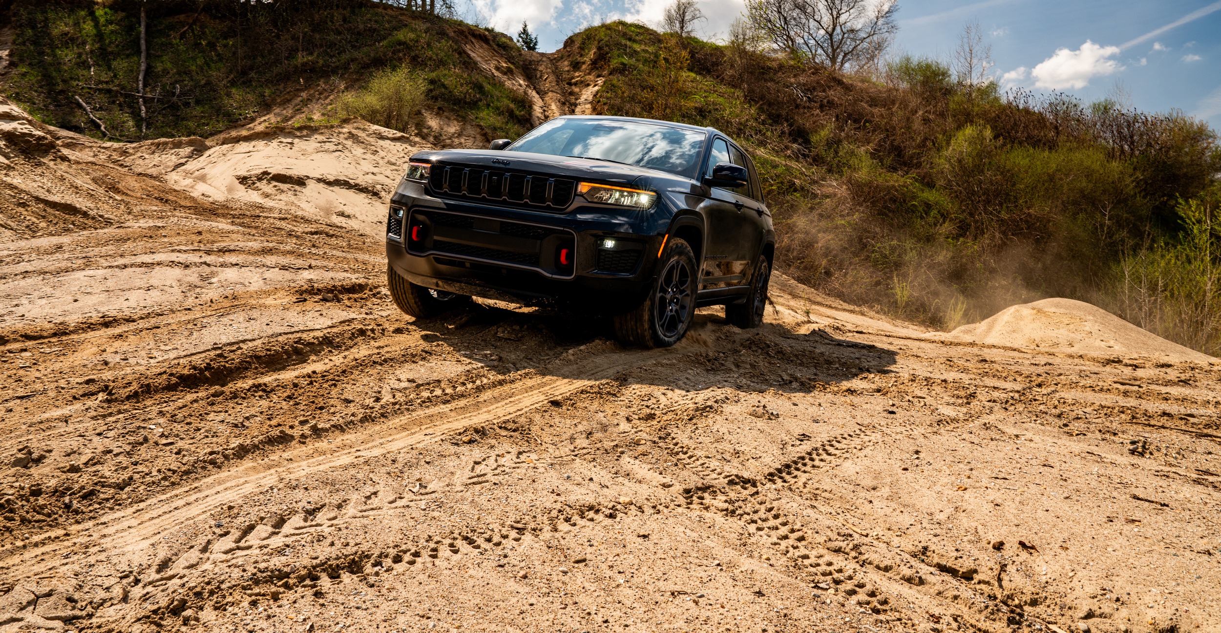 2027 Jeep Grand Cherokee 오버랜드 내장