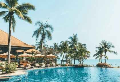 수영장이 바로 앞에 있는 동남아 리조트