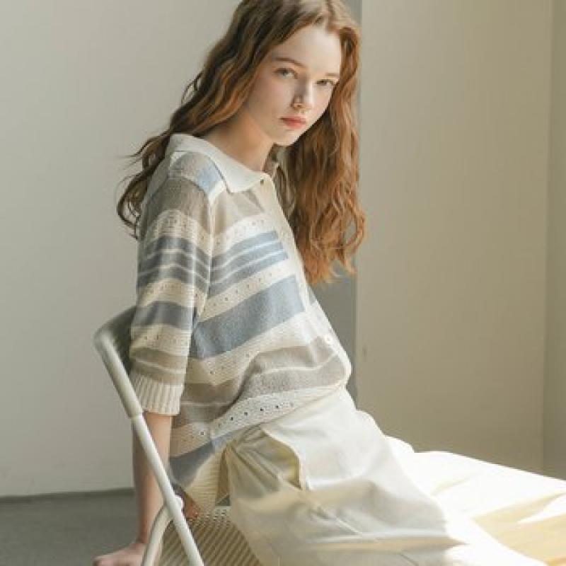 더컬러웨이 배색스카시 니트
