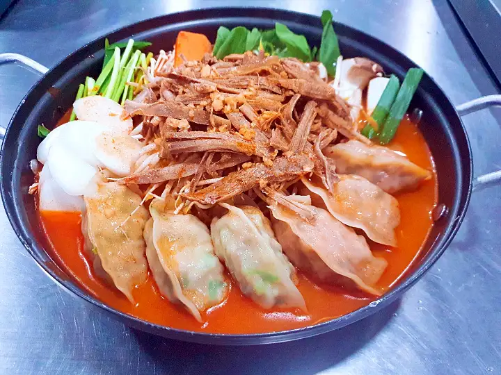 부천 송내 식당 막뽑은국수바로빚은손만두 아롱사태 만두 전골 & 얼큰 만두전골 맛집 추천