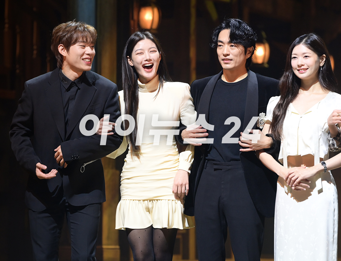 배우 김유정이 7일 오후 서울 서초구 예술의 전당 CJ 토월극장에서 진행된 연극 '셰익스피어 인 러브' 기자간담회에 참석하고 있다. [사진=정소희 기자]