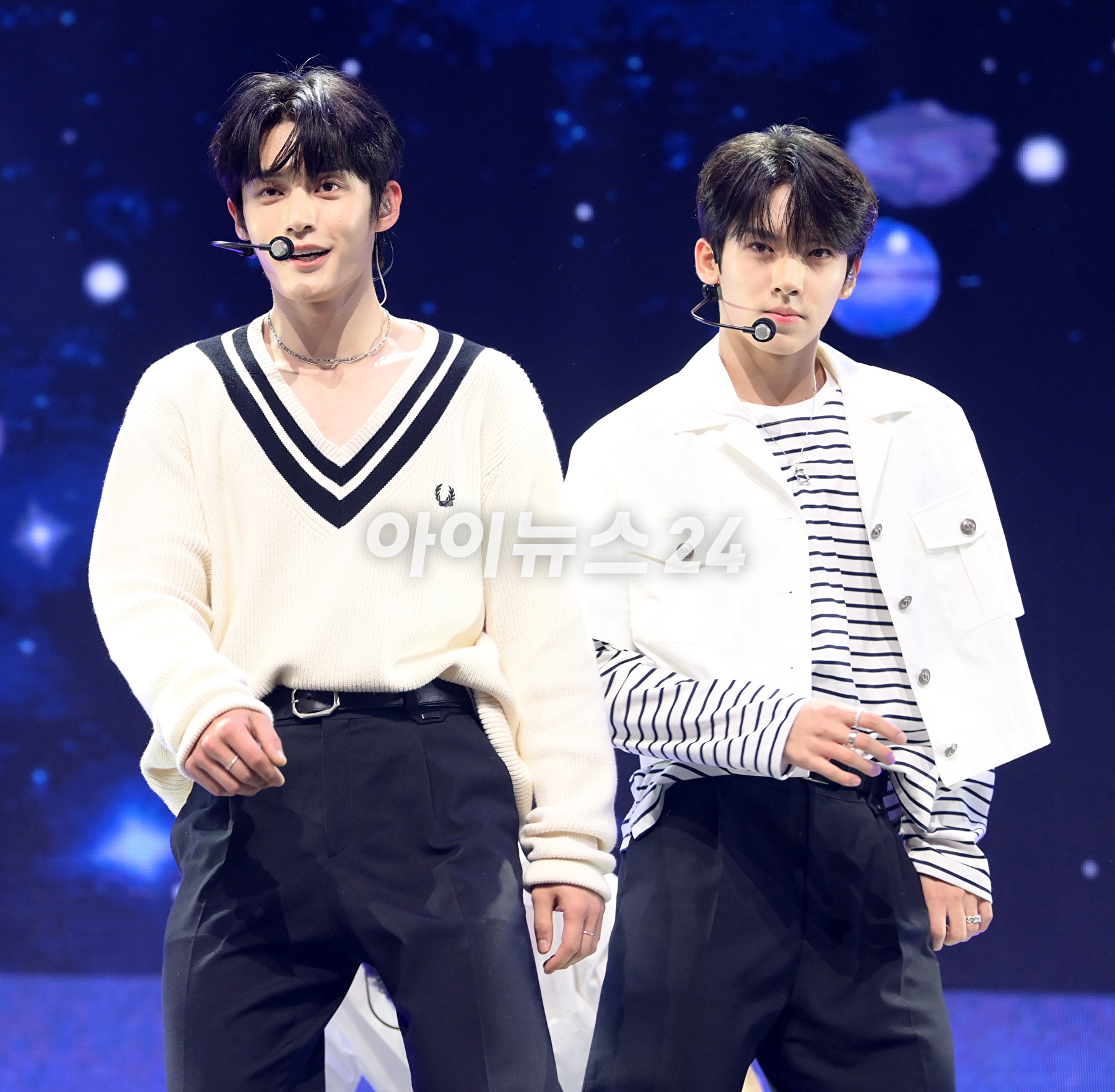 그룹 제로베이스원 한유진이 10일 오후 서울 광진구 광장동 예스24라이브홀에서 열린 제로베이스원(ZEROBASEONE) 데뷔 쇼케이스에서 멋진 무대를 선보이고 있다. [사진=정소희 기자]