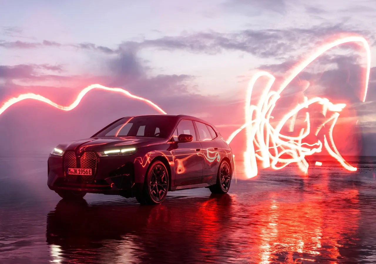 BMW IX M60 차량 이미지